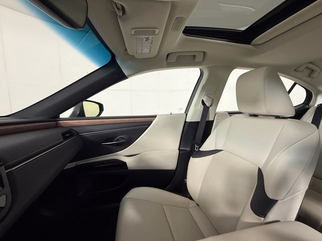 Used 2025 Lexus ES 350 w/ Premium Package FWD image 20