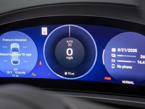 New 2025 Porsche Macan 4S Electric image 27