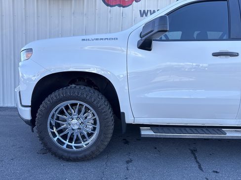 Used 2020 Chevrolet Silverado 1500 Custom w/ Custom Value Package image 5