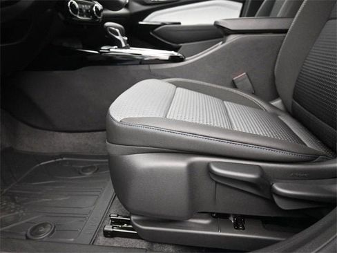 New 2026 Chevrolet Trax LT image 19