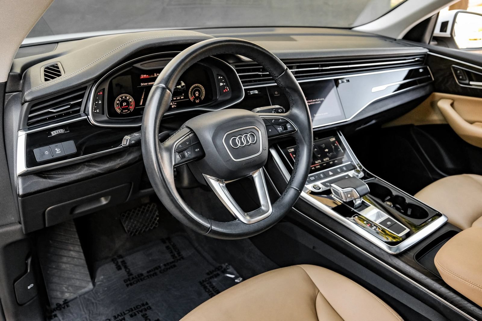 Used 2023 Audi Q8 Premium w/ Convenience Package AWD/4WD image 2