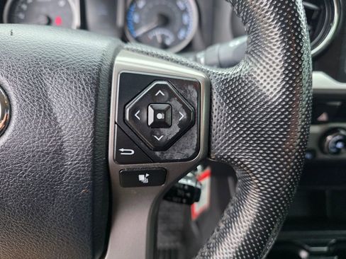 Used 2016 Toyota Tacoma SR5 image 22