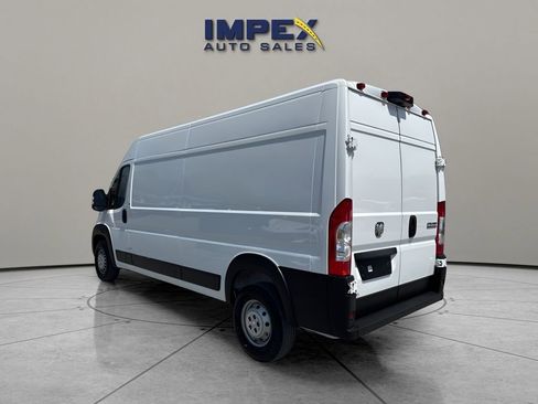 Used 2025 RAM ProMaster 2500 w/ Convenience Group FWD image 3