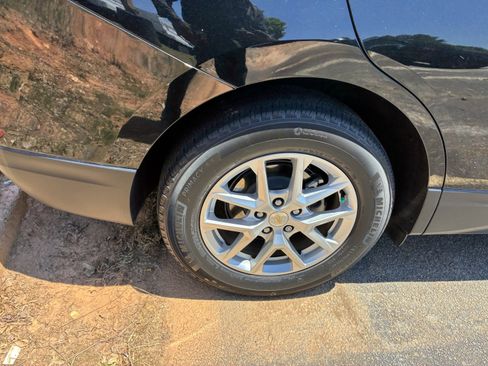 Used 2022 Chevrolet Equinox LT FWD image 9