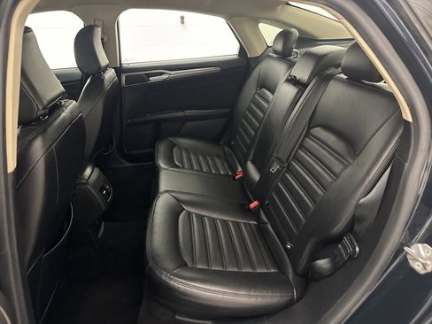 Used 2020 Ford Fusion SE image 33