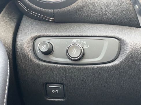 Used 2023 Chevrolet Blazer LT image 18