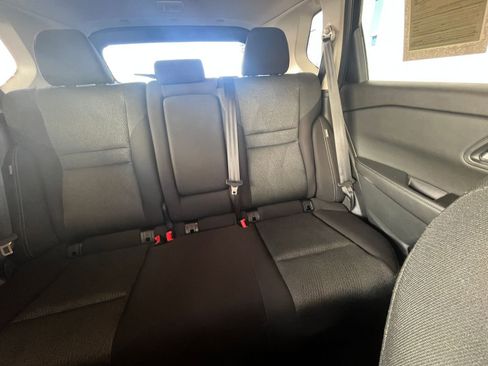 Used 2025 Nissan Rogue SV image 37