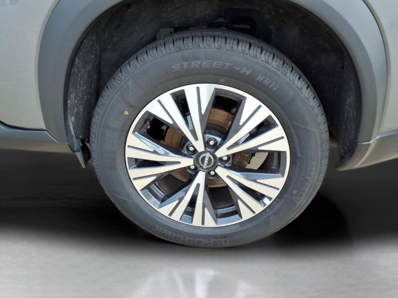 Used 2023 Nissan Rogue SV AWD/4WD image 9
