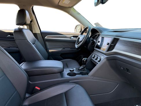 Used 2021 Volkswagen Atlas SE image 14