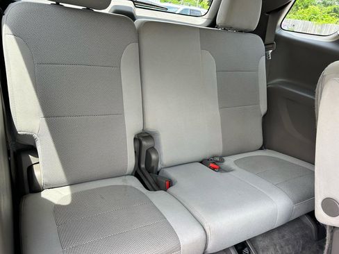 Used 2019 Chevrolet Traverse LT FWD image 14