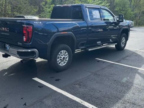 Used 2021 GMC Sierra 2500 SLE w/ SLE Value Package; AWD/4WD image 11