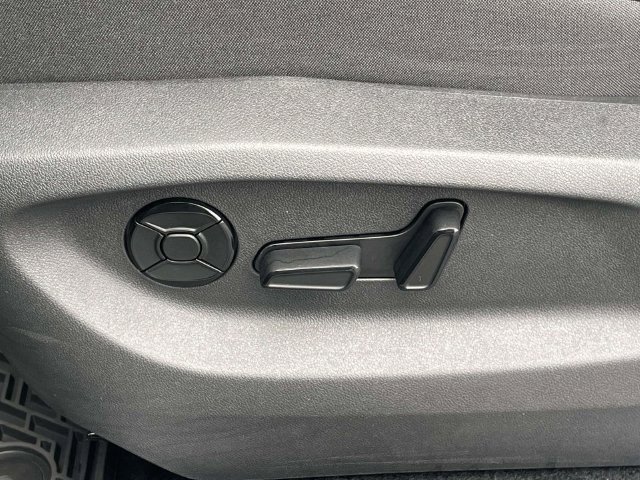 Certified 2026 Volkswagen Tiguan SE FWD image 19