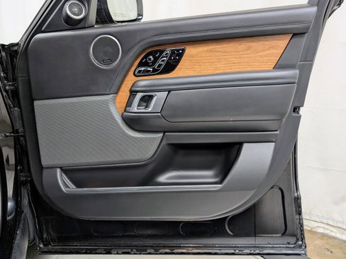 Used 2022 Land Rover Range Rover Autobiography image 27