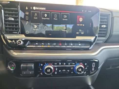 Used 2025 GMC Sierra 1500 SLT w/ SLT Premium Plus Package AWD/4WD image 18