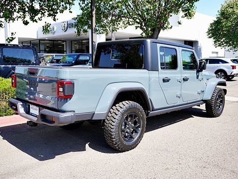 New 2025 Jeep Gladiator Willys image 10