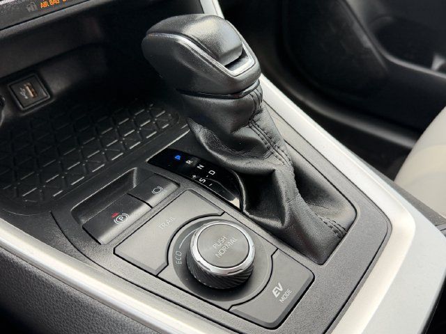 Used 2023 Toyota RAV4 XLE Premium AWD/4WD image 18