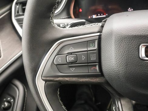 New 2025 Jeep Grand Cherokee Limited image 22