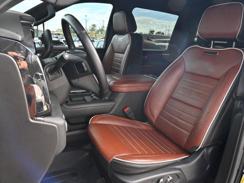 Used 2025 GMC Sierra 2500 Denali Ultimate image 7