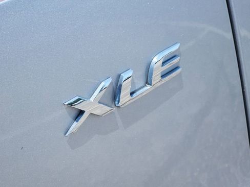 Certified 2025 Toyota Corolla Cross XLE FWD image 6