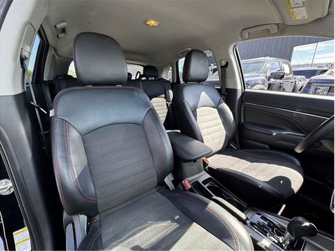 Used 2024 Mitsubishi Outlander Sport SE AWD/4WD image 4