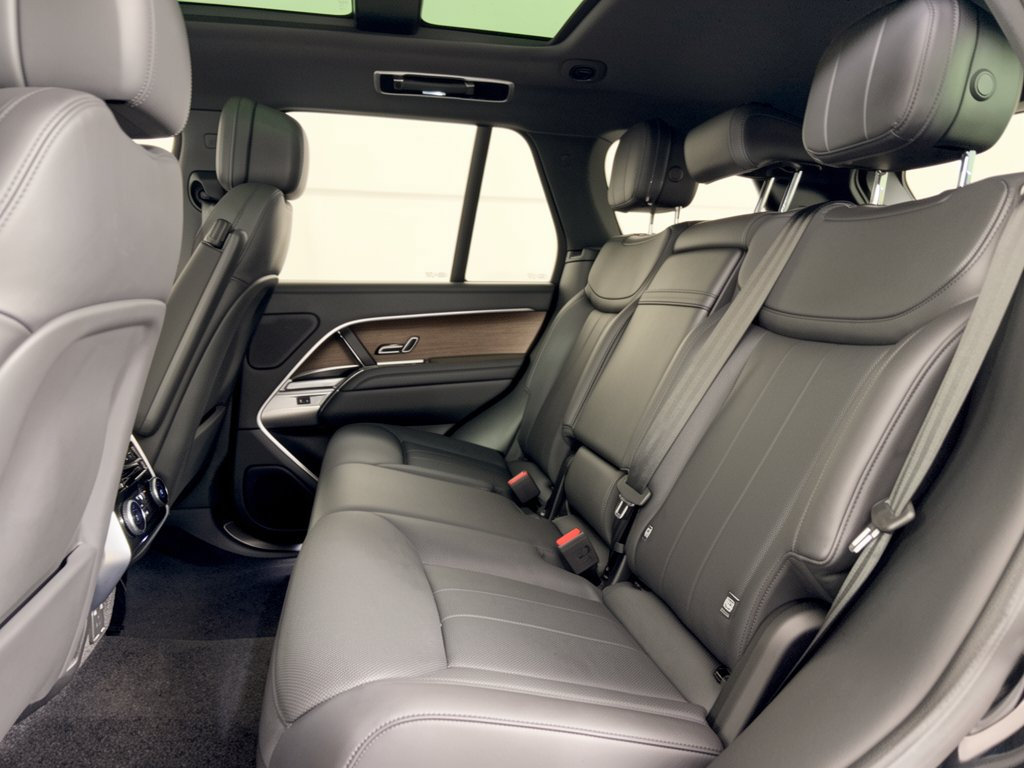 Certified 2023 Land Rover Range Rover SE AWD/4WD image 25