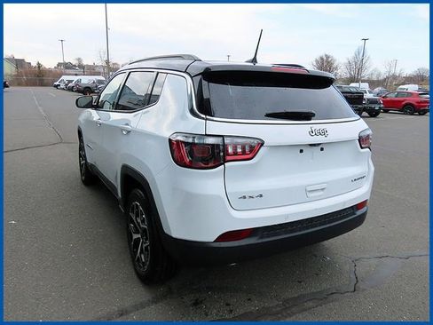 Certified 2025 Jeep Compass Limited AWD/4WD image 5