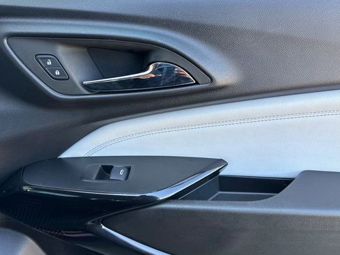 Used 2025 Chevrolet Trax LT w/ Driver Confidence Package image 18