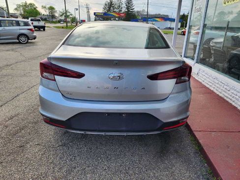 Used 2020 Hyundai Elantra SE FWD image 5