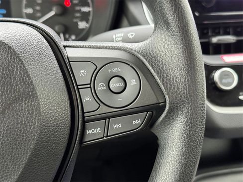Certified 2024 Toyota Corolla LE image 28
