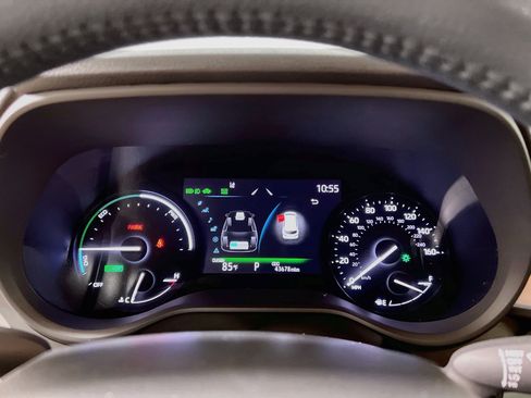 Used 2025 Toyota Sienna XLE FWD image 22