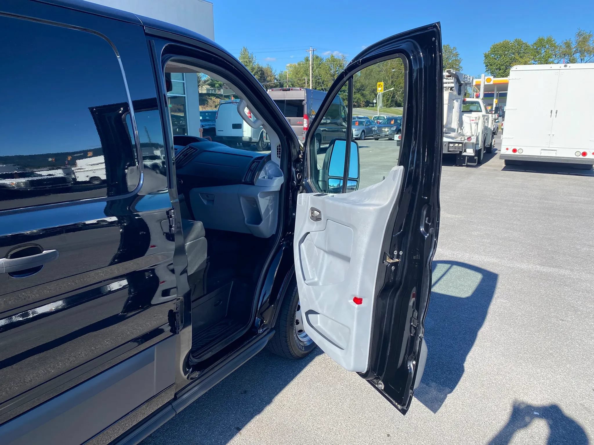 Used 2018 Ford Transit 150 130 Low Roof RWD image 19