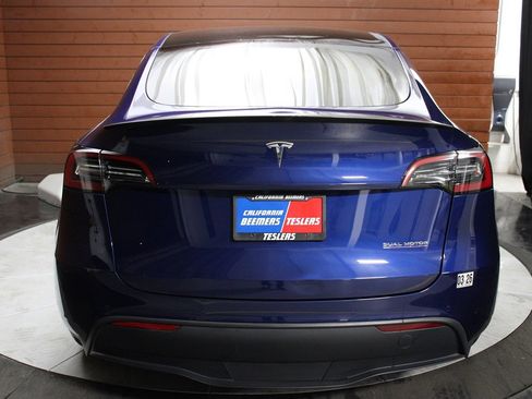 Used 2022 Tesla Model Y Performance image 12