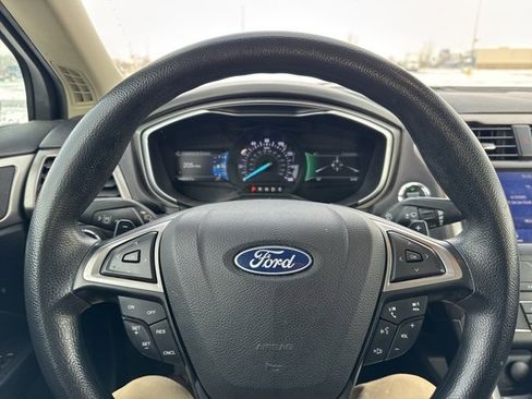 Used 2019 Ford Fusion SE image 8