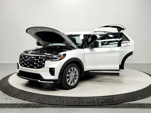 New 2026 Ford Explorer Platinum image 11