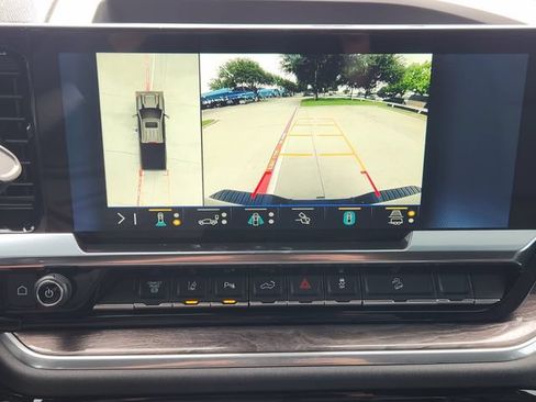 Used 2025 Chevrolet Silverado 2500 LTZ w/ LTZ Convenience Package AWD/4WD image 6