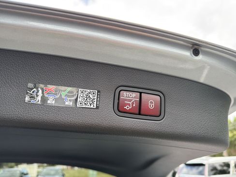 Used 2026 Mercedes-Benz GLC 300 4MATIC image 28