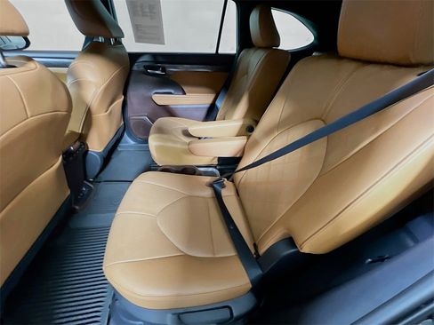 Certified 2020 Toyota Highlander Platinum image 22