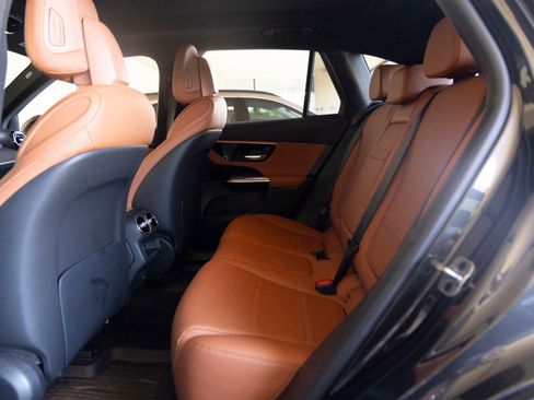 Used 2024 Mercedes-Benz GLC 300 image 20