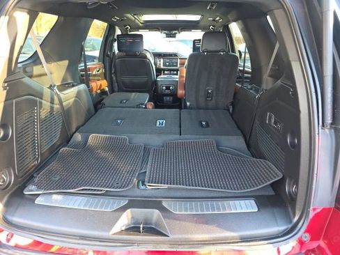 Used 2023 GMC Yukon Denali Ultimate image 38