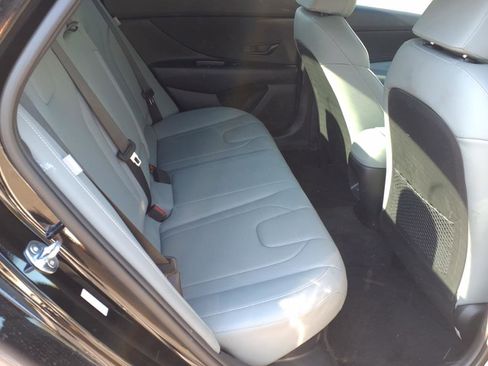 Certified 2025 Hyundai Elantra Limited image 9