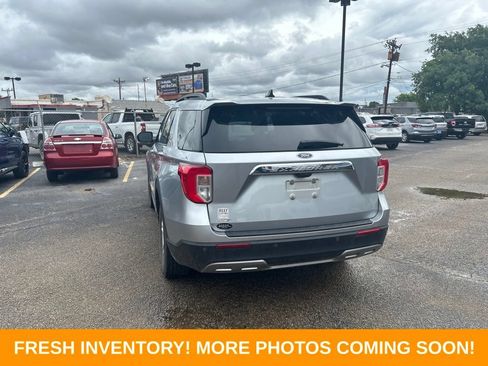 Used 2024 Ford Explorer XLT w/ Equipment Group 202A RWD image 4