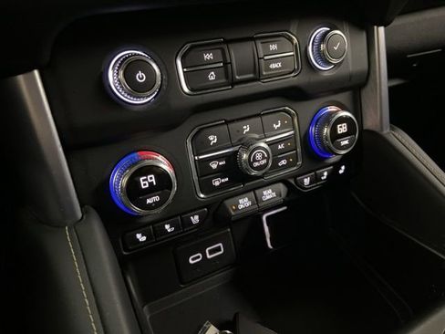Used 2021 GMC Yukon SLT w/ SLT Luxury Plus Package AWD/4WD image 64