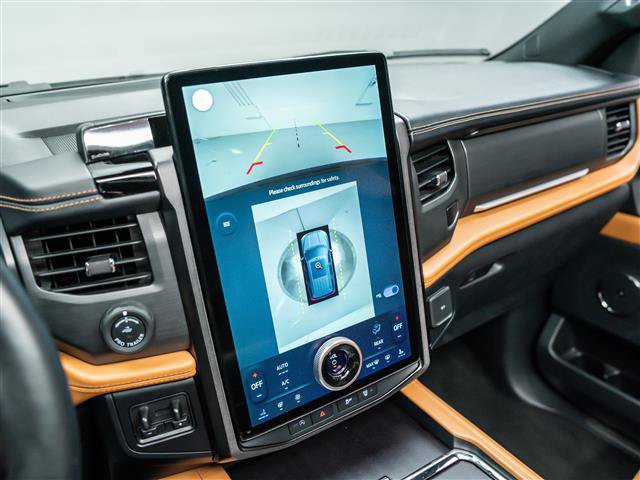 Used 2023 Ford Expedition Platinum AWD/4WD image 27