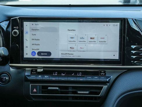 Used 2025 Toyota Camry SE image 23