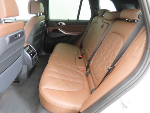 New 2026 BMW X5 xDrive40i w/ Climate Comfort Package image 21