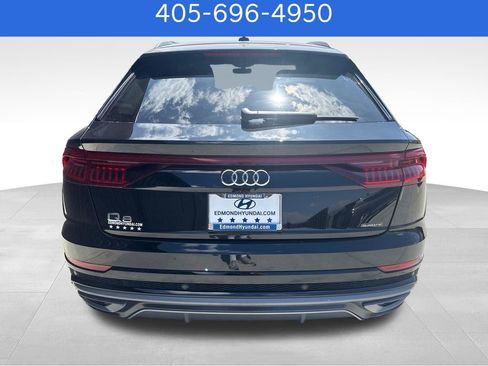 Used 2022 Audi Q8 Prestige w/ Prestige Package AWD/4WD image 3