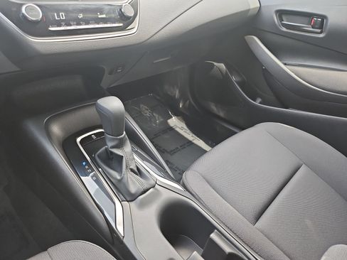 Used 2025 Toyota Corolla LE w/ Convenience Package FWD image 24
