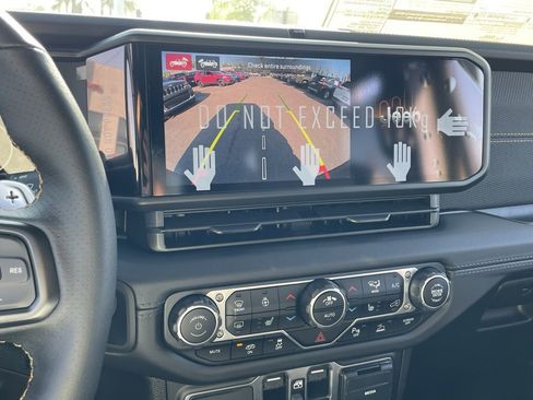 New 2025 Jeep Wrangler Unlimited Rubicon 392 image 27