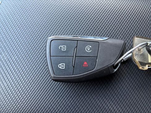 Used 2025 Chevrolet Equinox LT AWD/4WD image 25