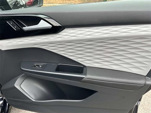 Used 2024 Volkswagen Taos S image 25